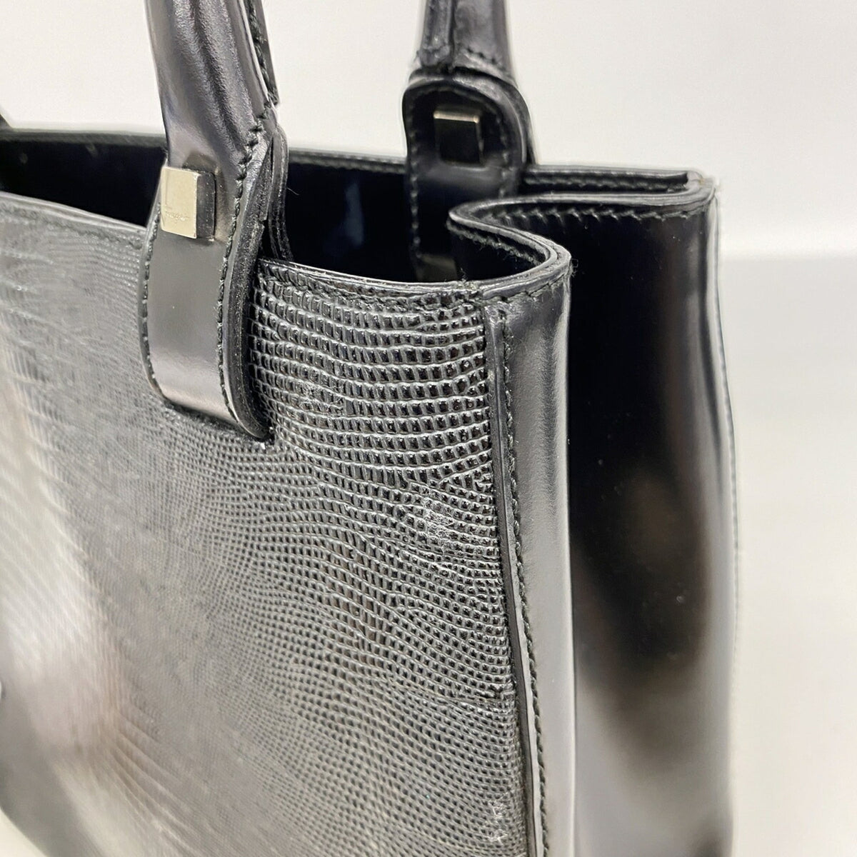 Salvatore Ferragamo Black Leather Tote Bag (Pre-Owned)