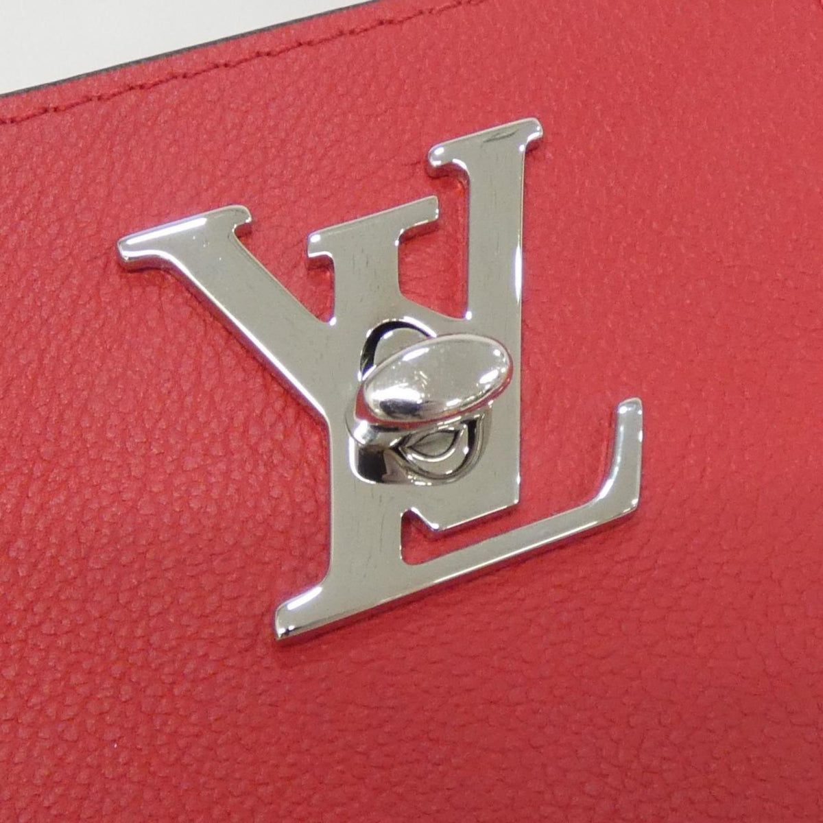 Louis Vuitton Red Color Ruby Leather Handbag (Pre-Owned)