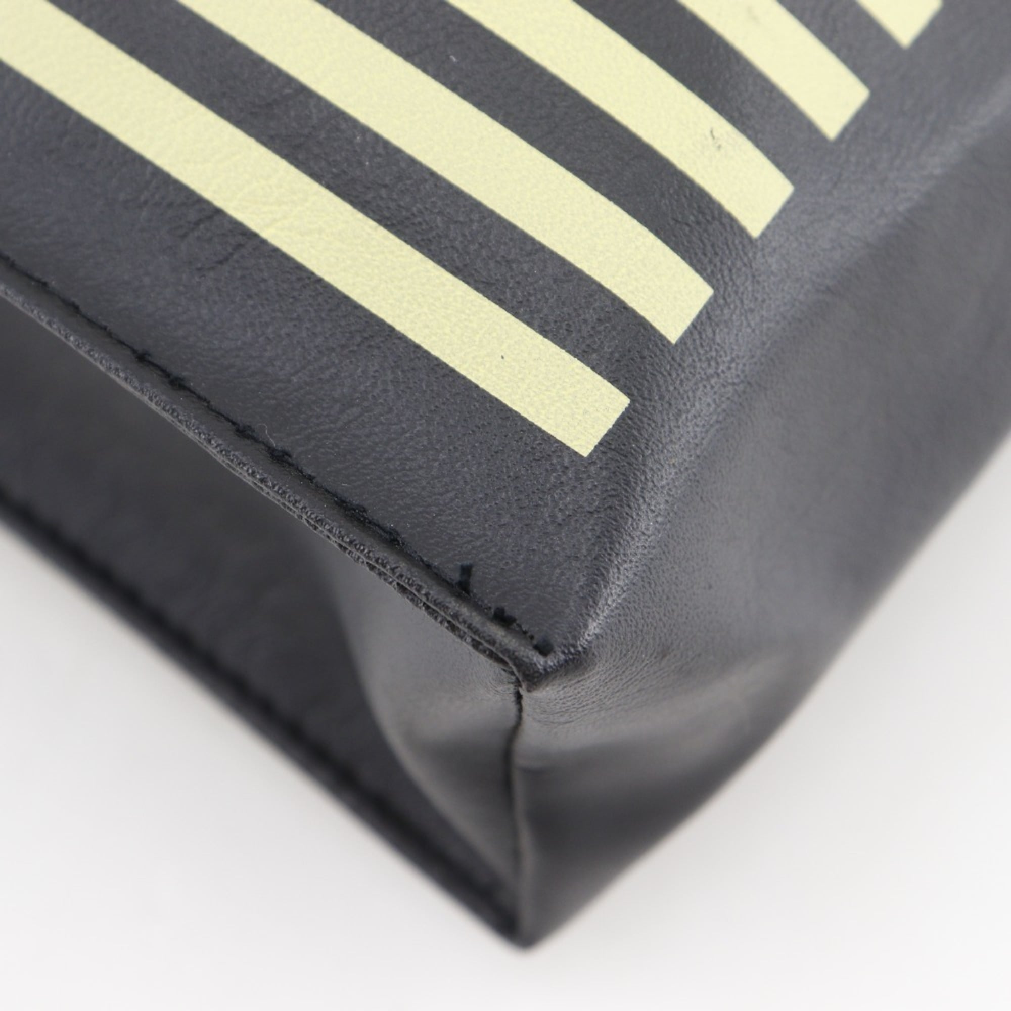 Fendi Black Leather Handbag (Pre-Owned)