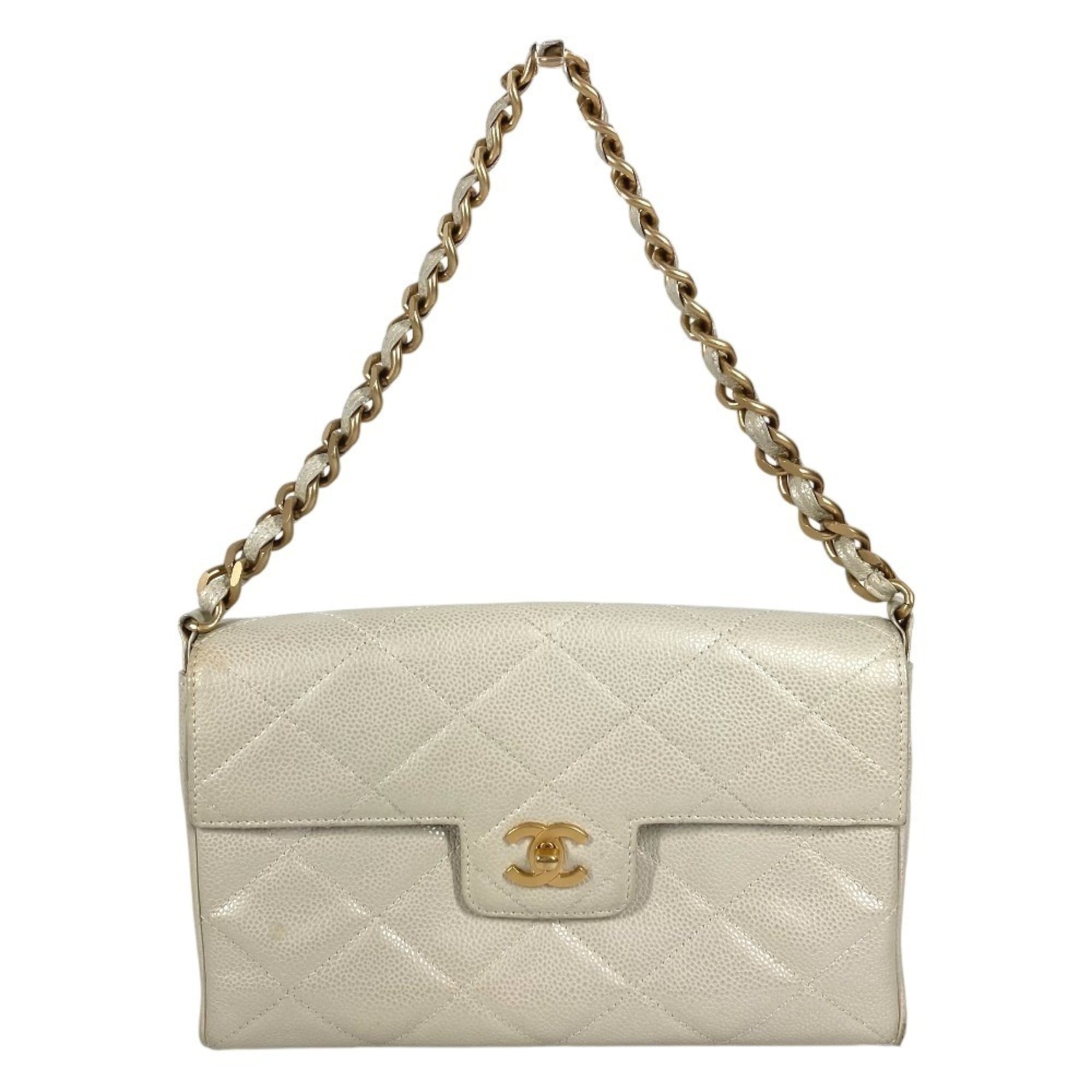 Chanel Matelasse White Grained Calfskin Shoulder Bag (Pre-Owned)