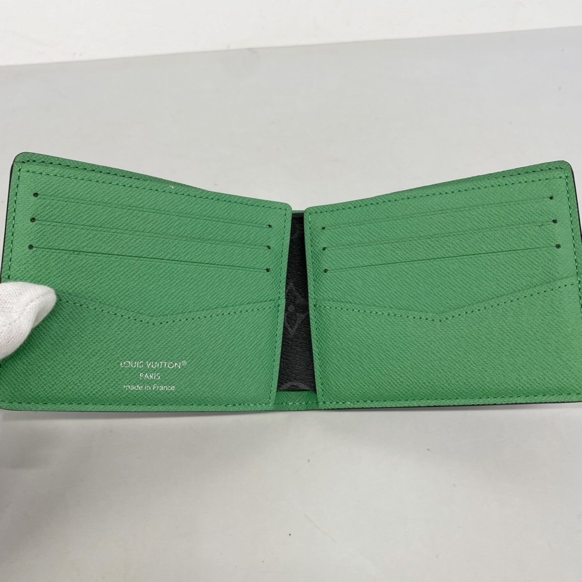 Louis Vuitton Black Wallet (Bi-Fold) (Pre-Owned)