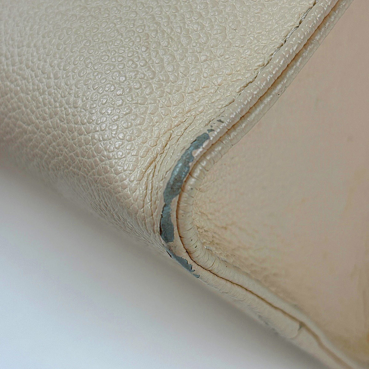 Louis Vuitton White Monogram Empreinte Handbag (Pre-Owned)