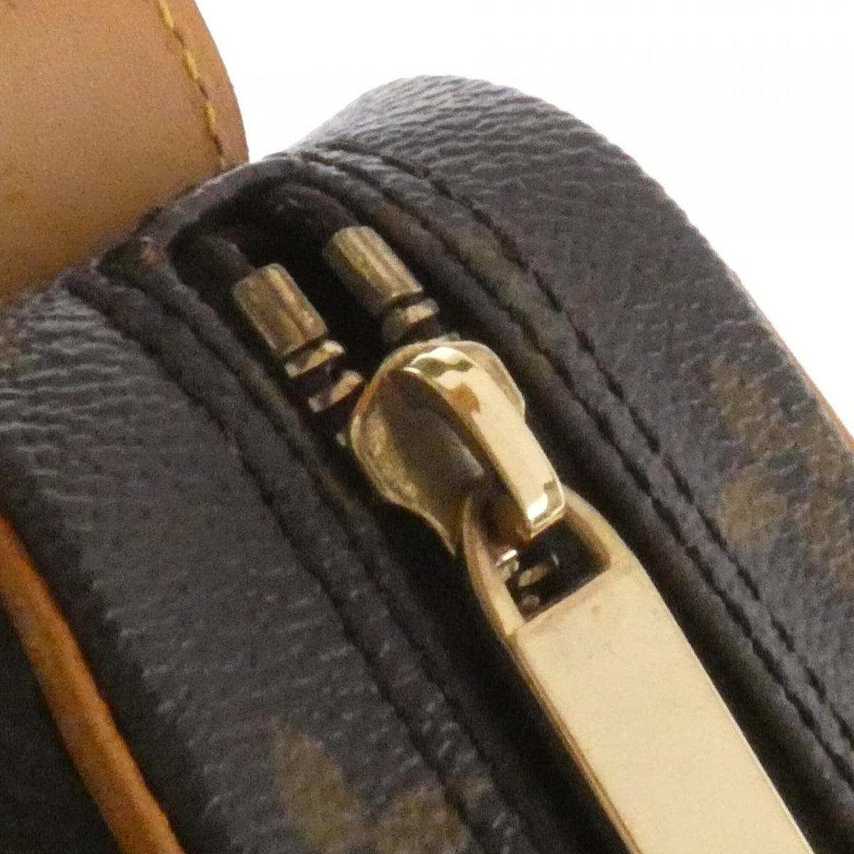 Louis Vuitton Marron Coated Canvas Shoulder Bag (Pre-Owned)
