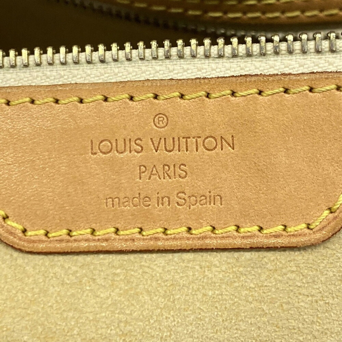 Louis Vuitton White Tote Bag (Pre-Owned)