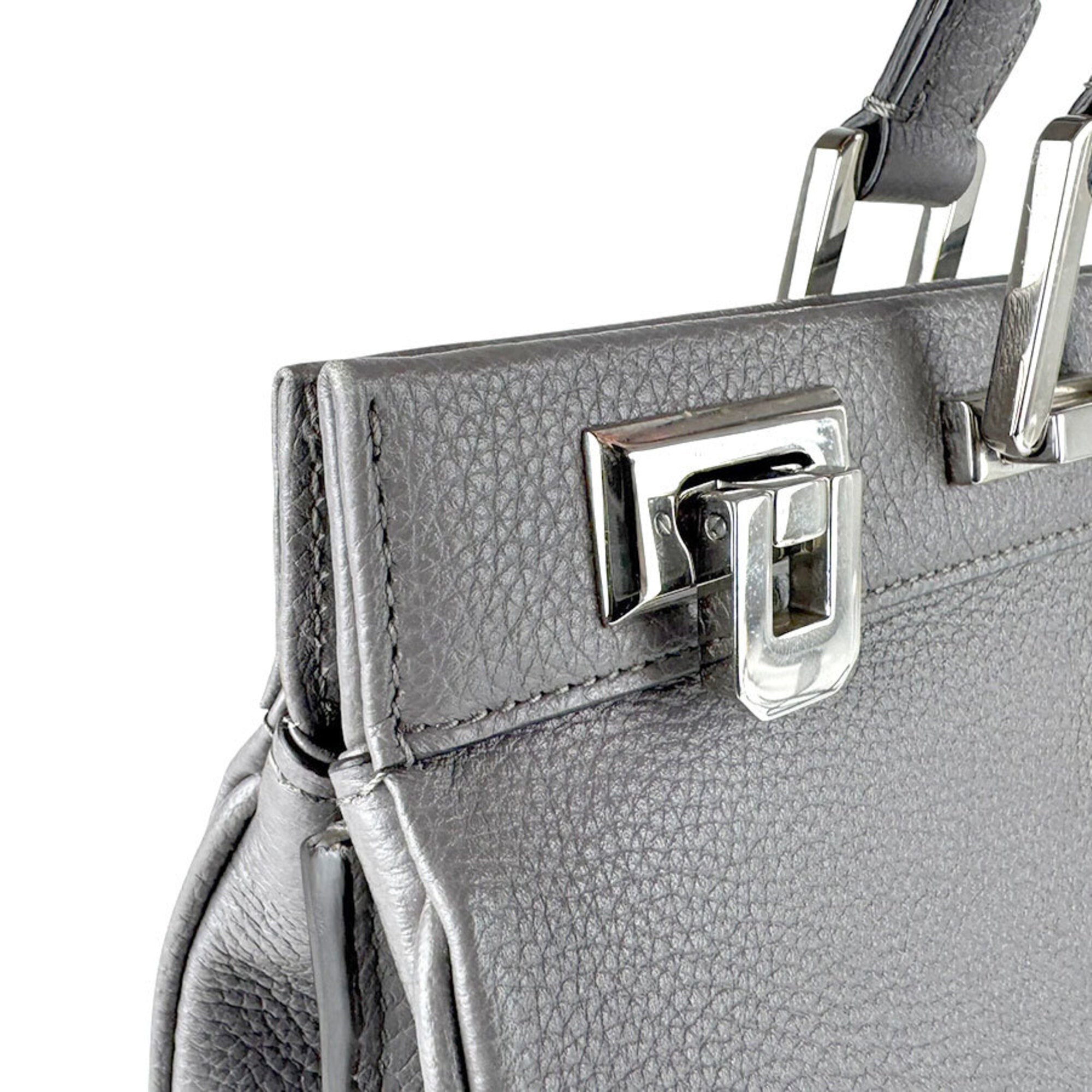 Gucci Gray Leather Handbag Shoulder Bag (Pre-Owned)