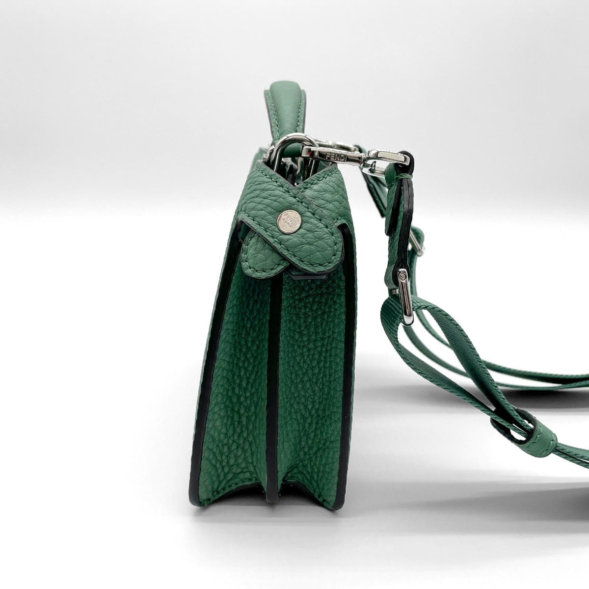 Fendi Green Leather Shoulder Bag (Pre-Owned)