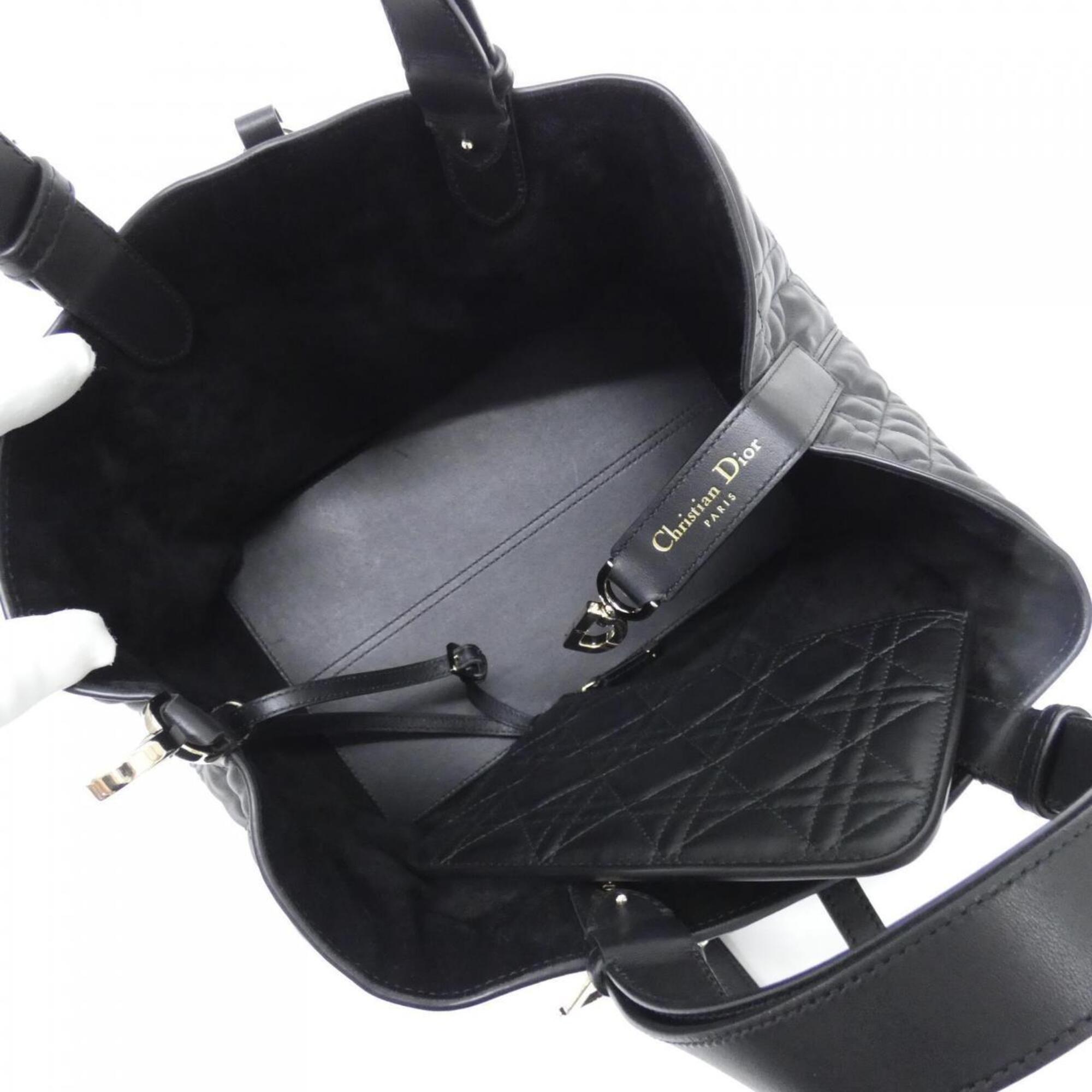 Christian Dior Black Leather Handbag (Pre-Owned)