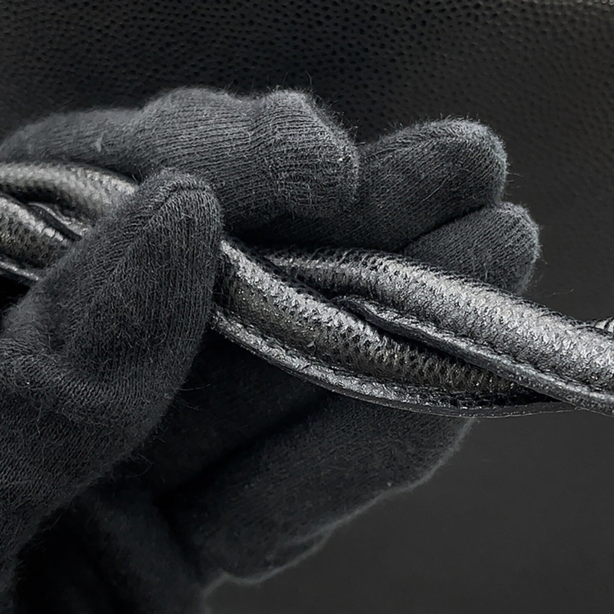 Chanel Black Grained Calfskin Handbag Shoulder Bag (Pre-Owned)