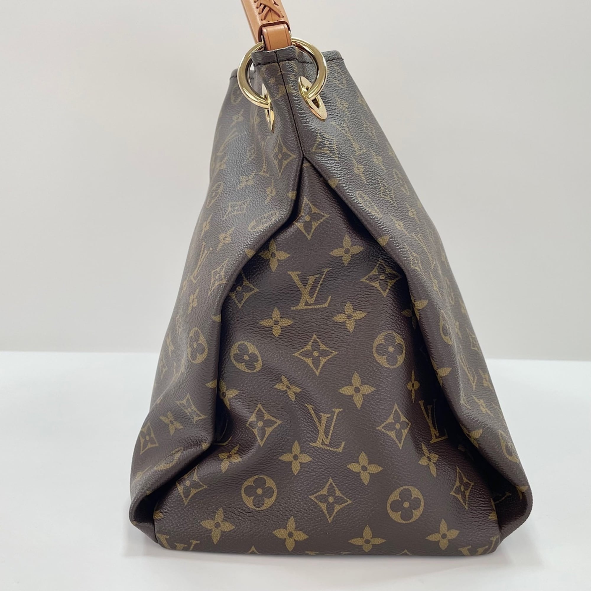 Louis Vuitton Brown Shoulder Bag (Pre-Owned)