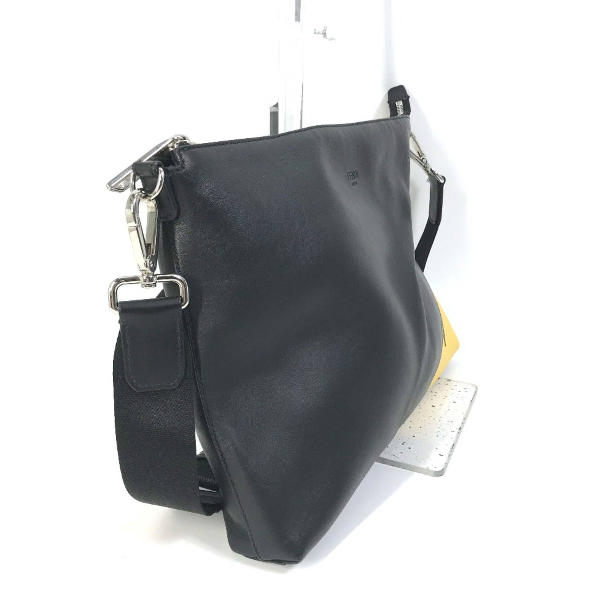 Fendi Black Leather Shoulder Bag (Pre-Owned)