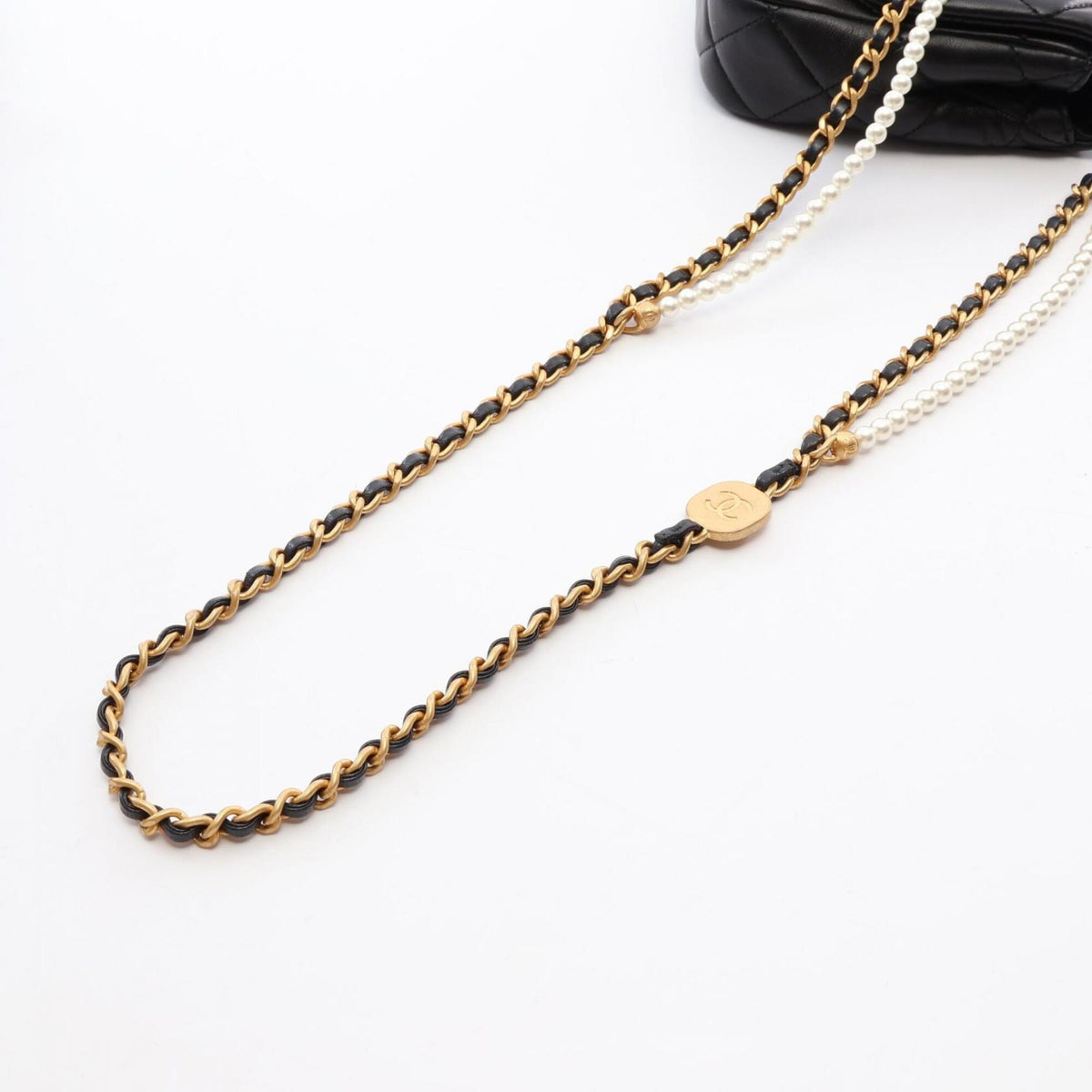 Chanel Black Leather Handbag Shoulder Bag (Pre-Owned)