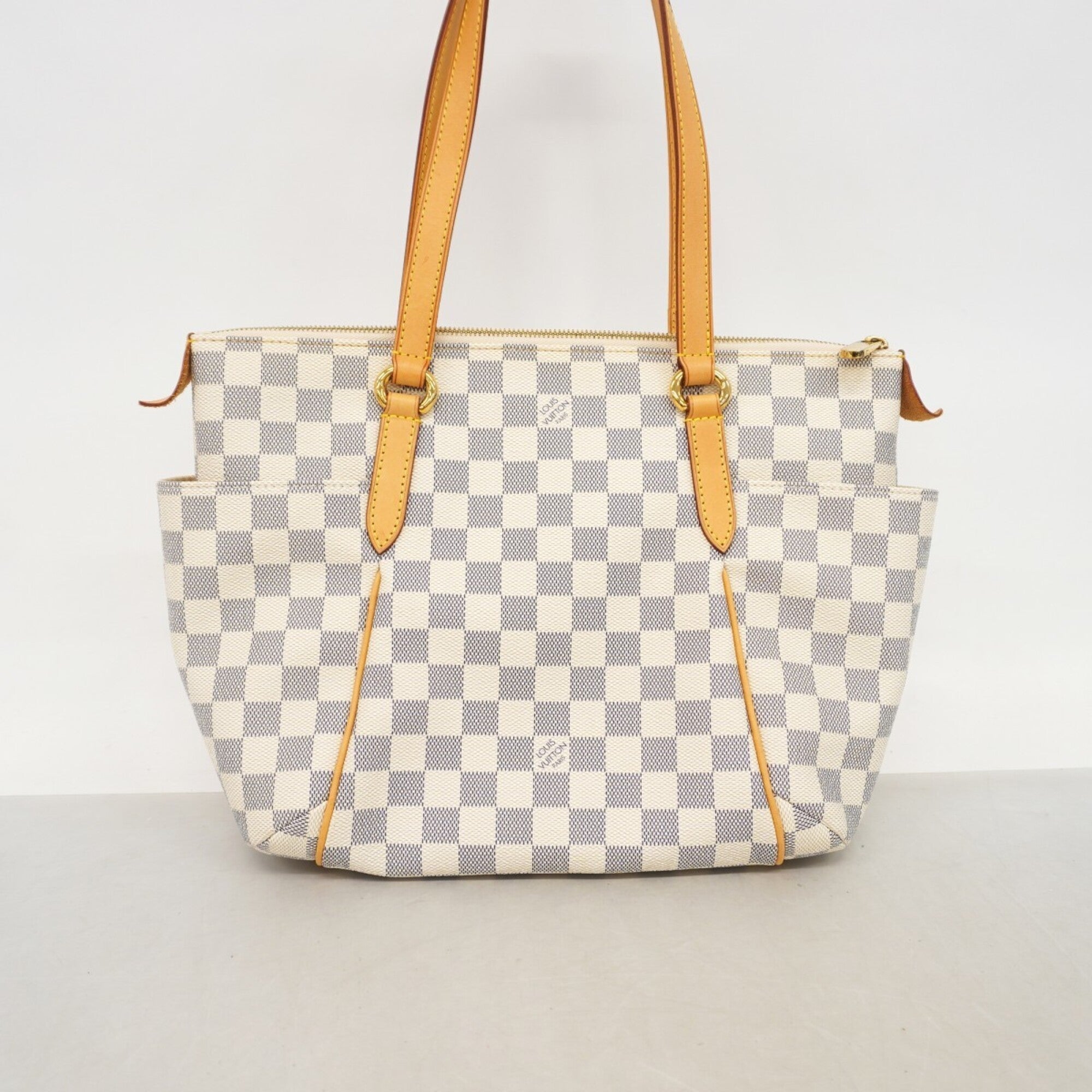 Louis Vuitton White Tote Bag (Pre-Owned)