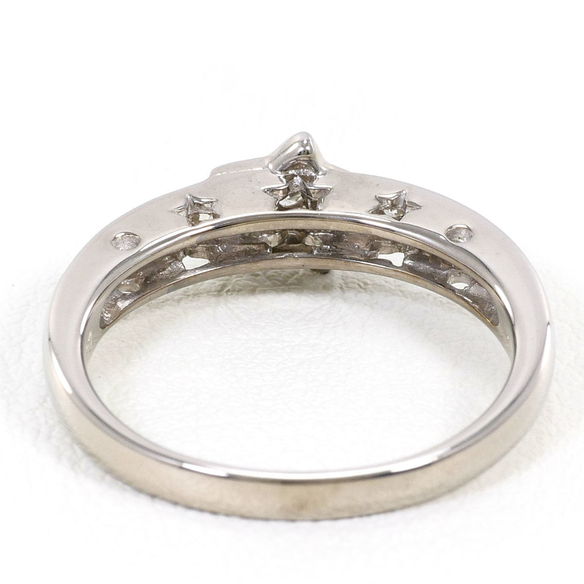 Unbranded White Gold White Gold (18K) Band Ring (Pre-Owned)
