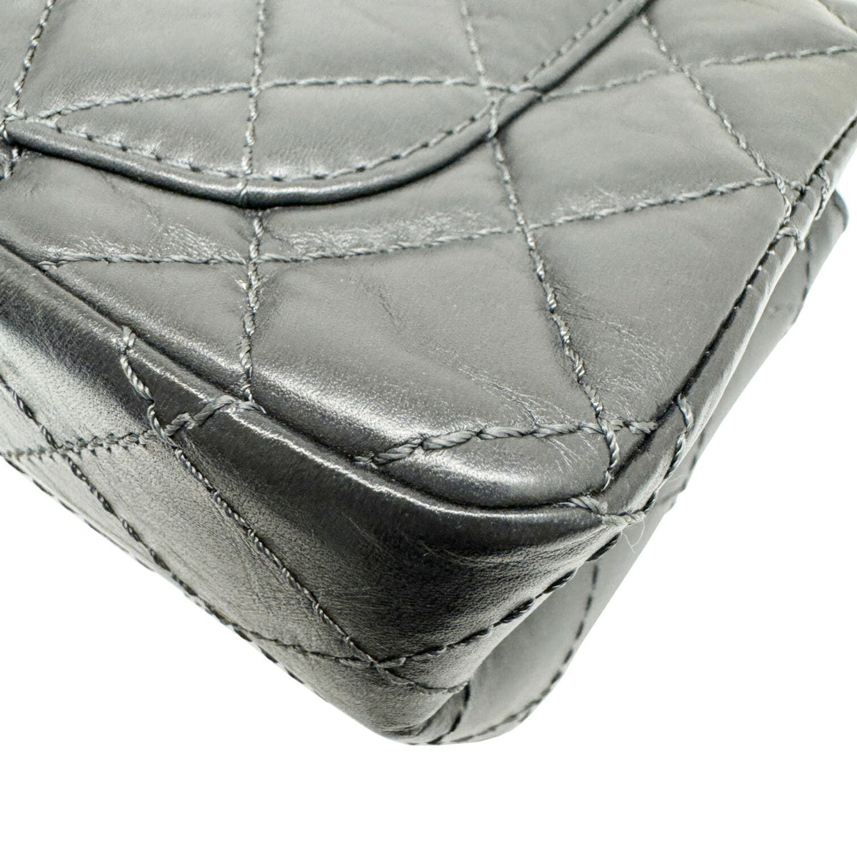 Chanel Dark Gray Leather Shoulder Bag (Pre-Owned)