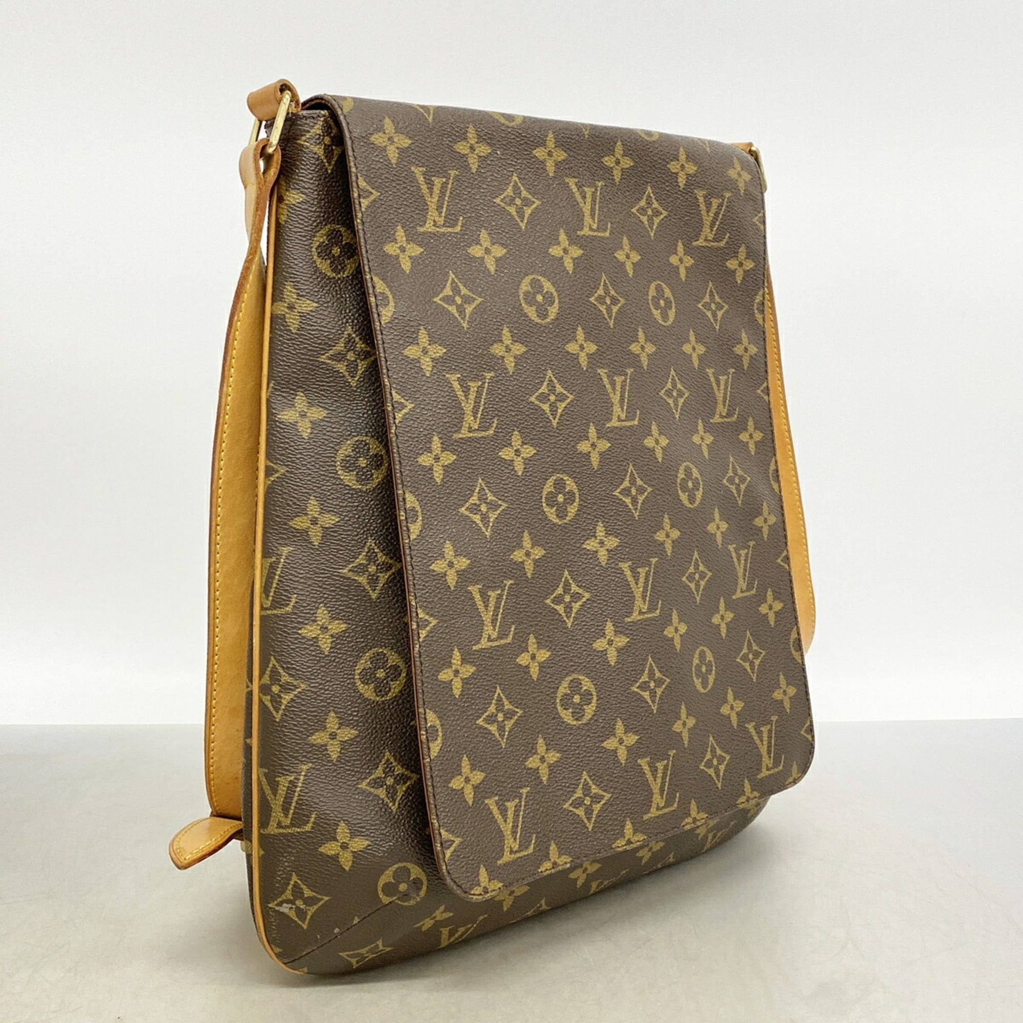 Louis Vuitton Brown Shoulder Bag (Pre-Owned)