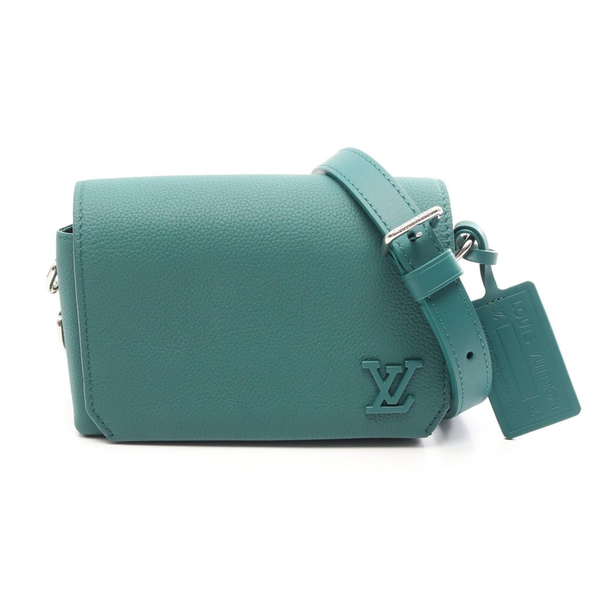 Louis Vuitton Green Leather Handbag Shoulder Bag (Pre-Owned)
