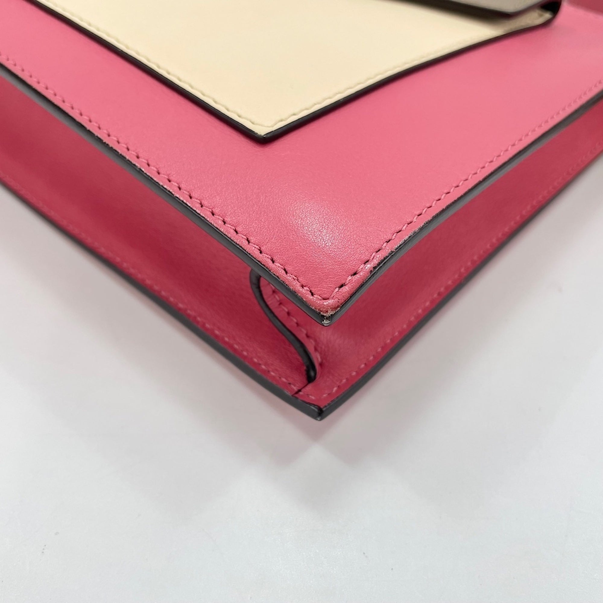 Celine Pink Shoulder Bag (Pre-Owned)