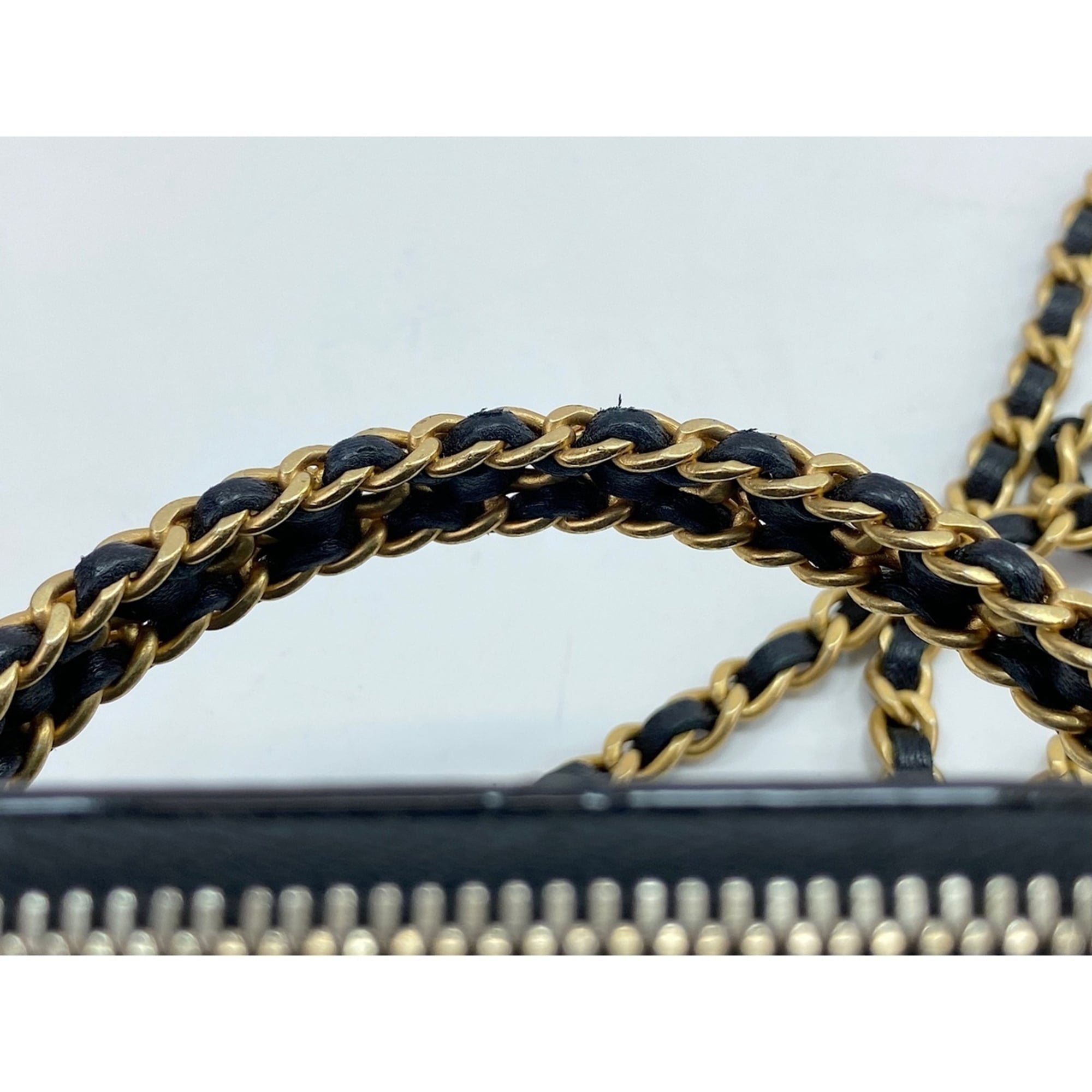 Chanel Black Shoulder Bag (Pre-Owned)