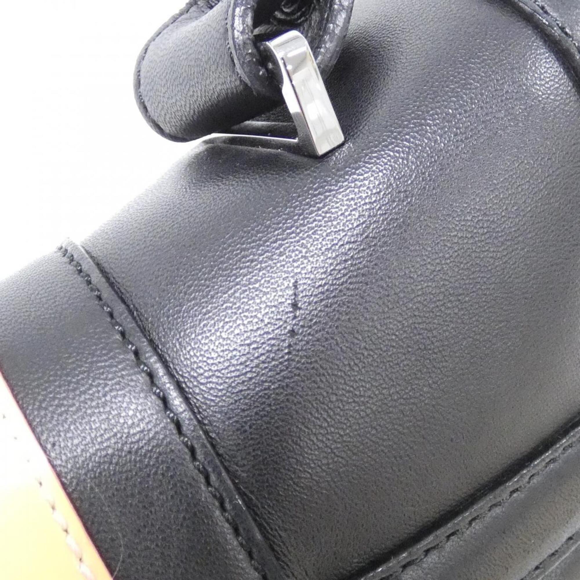 Loewe Black White Leather Handbag (Pre-Owned)