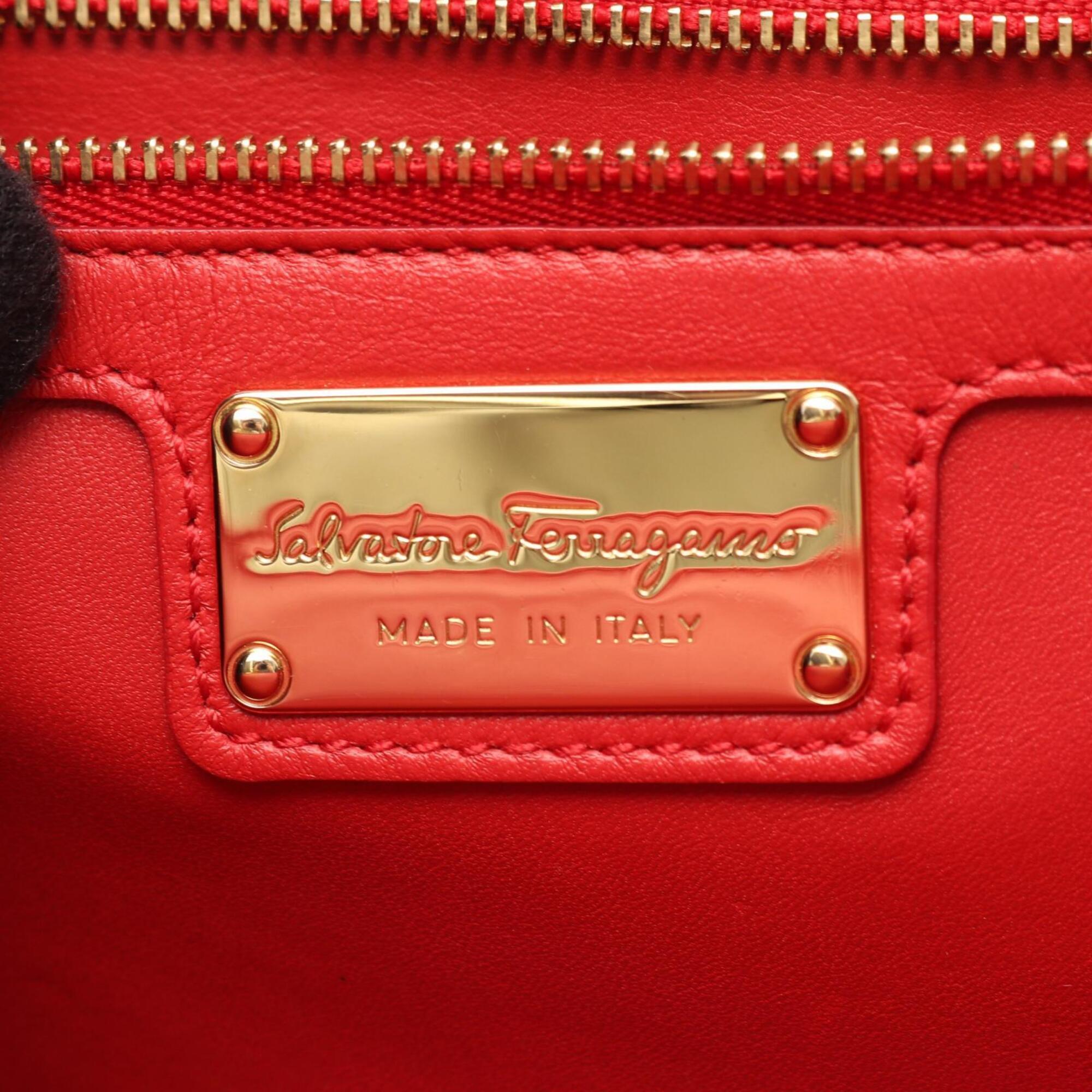 Salvatore Ferragamo Red Color Leather Handbag Shoulder Bag (Pre-Owned)