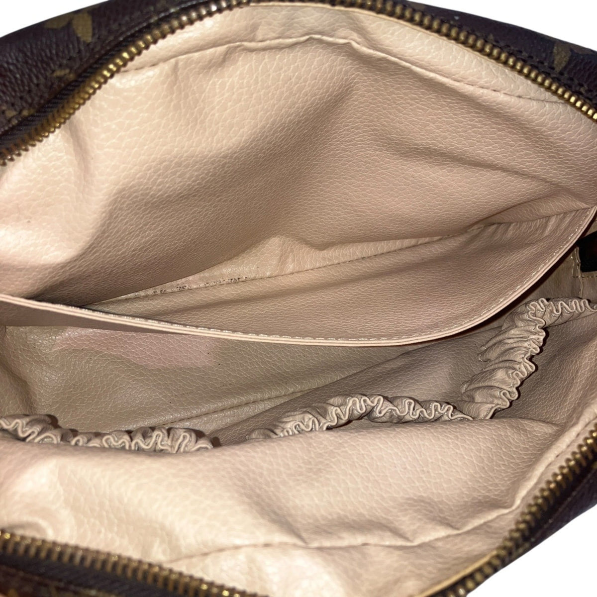Louis Vuitton Brown Canvas Handbag Pouch (Pre-Owned)