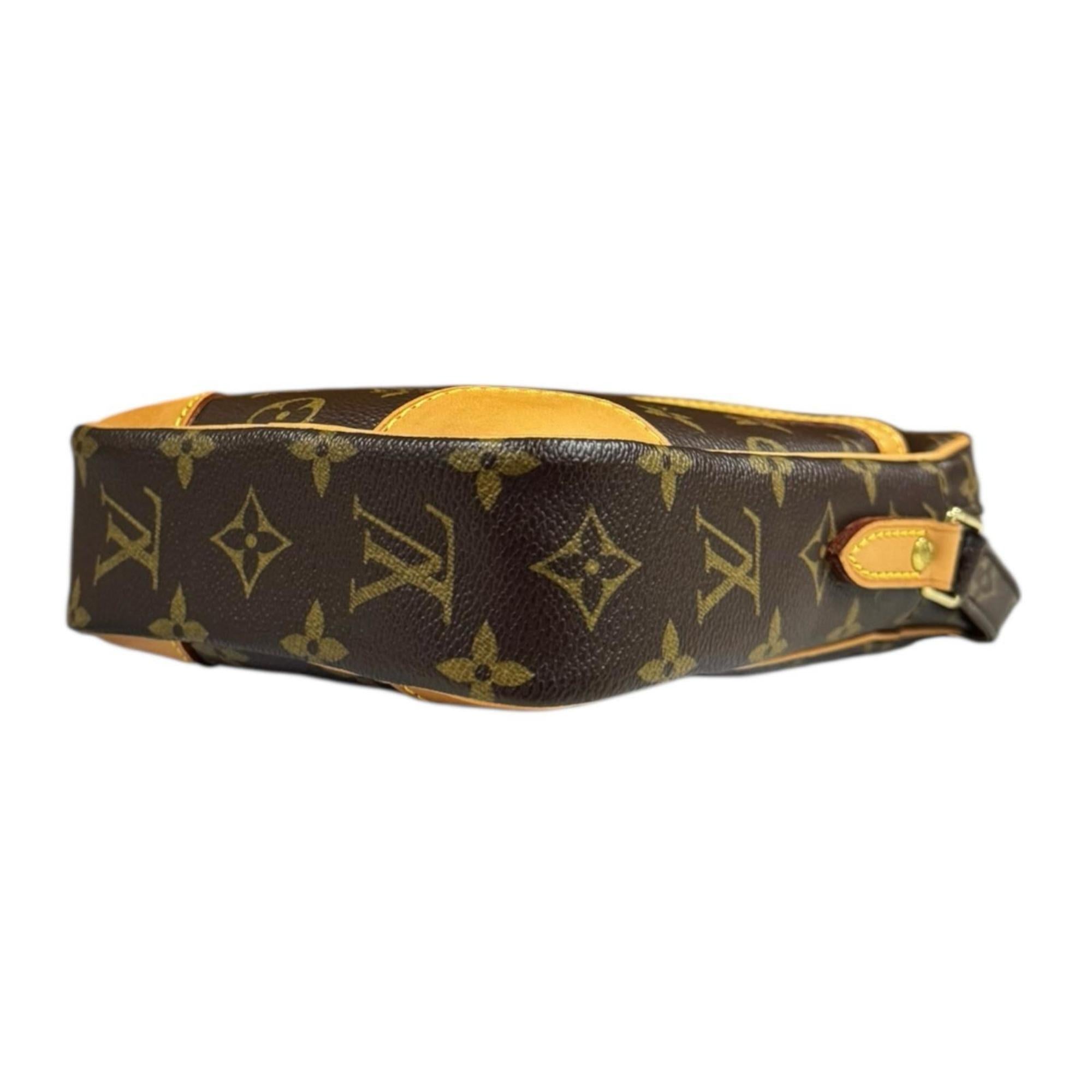 Louis Vuitton Brown Monogram Canvas Shoulder Bag (Pre-Owned)