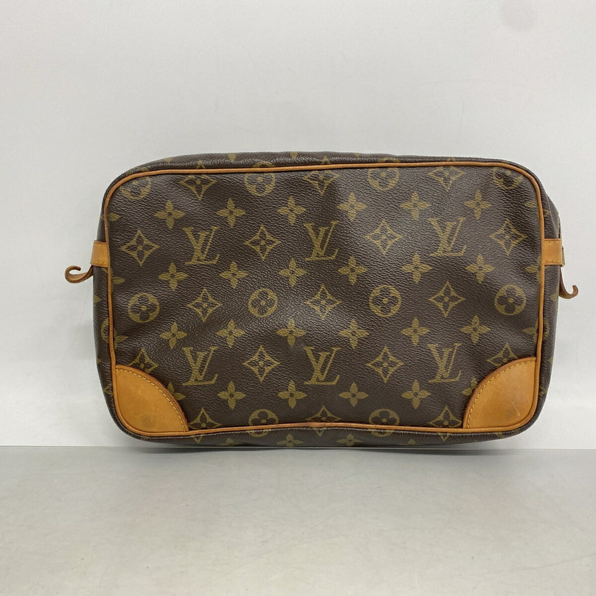 Louis Vuitton Brown Clutch Bag (Pre-Owned)