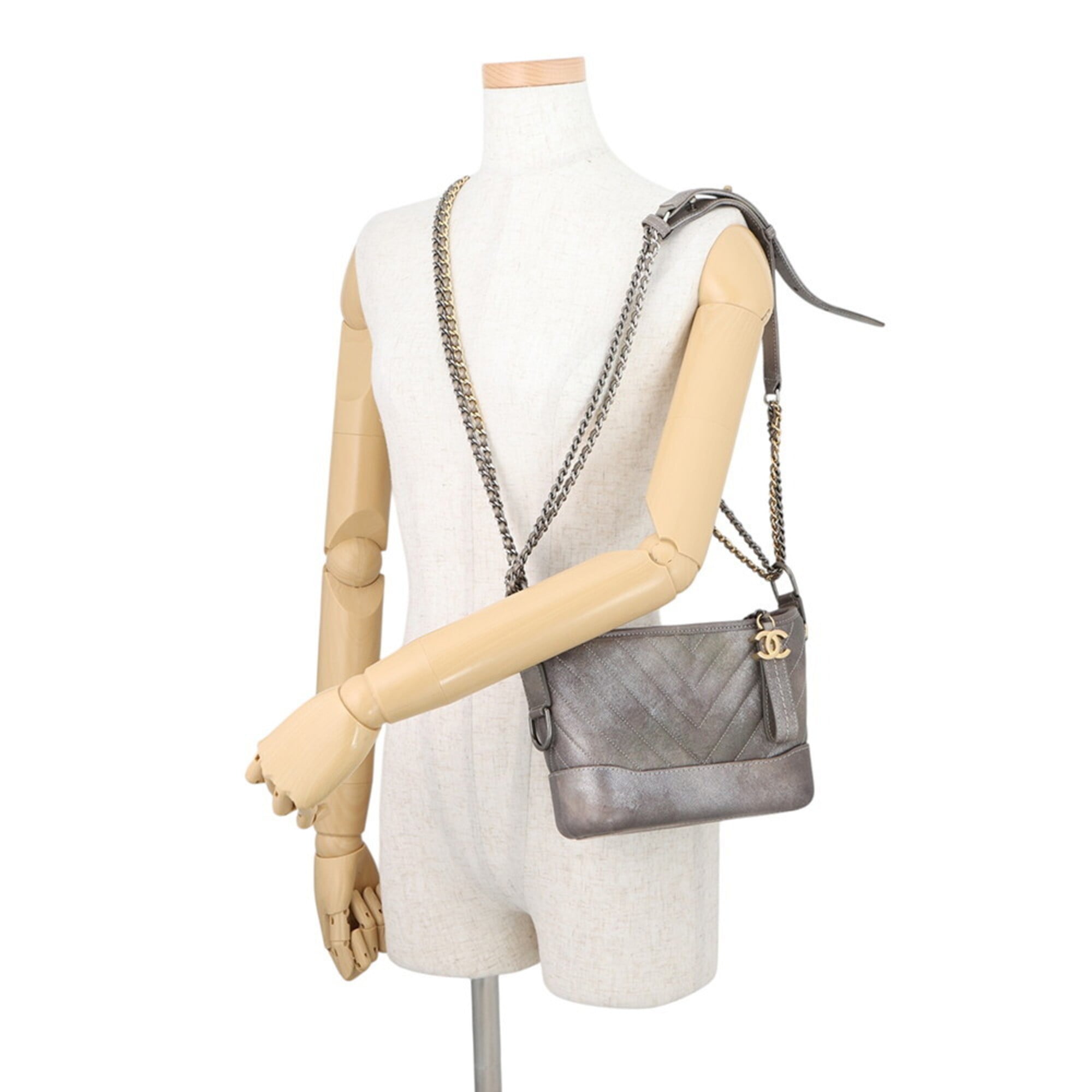 Chanel Gray Grained Calfskin Handbag Shoulder Bag (Pre-Owned)