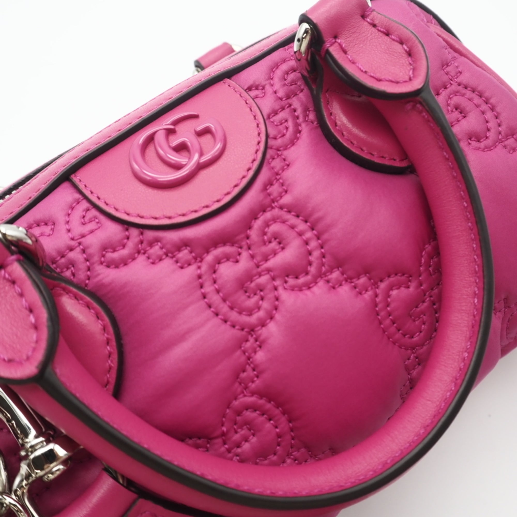 Gucci Pink Nylon Handbag (Pre-Owned)