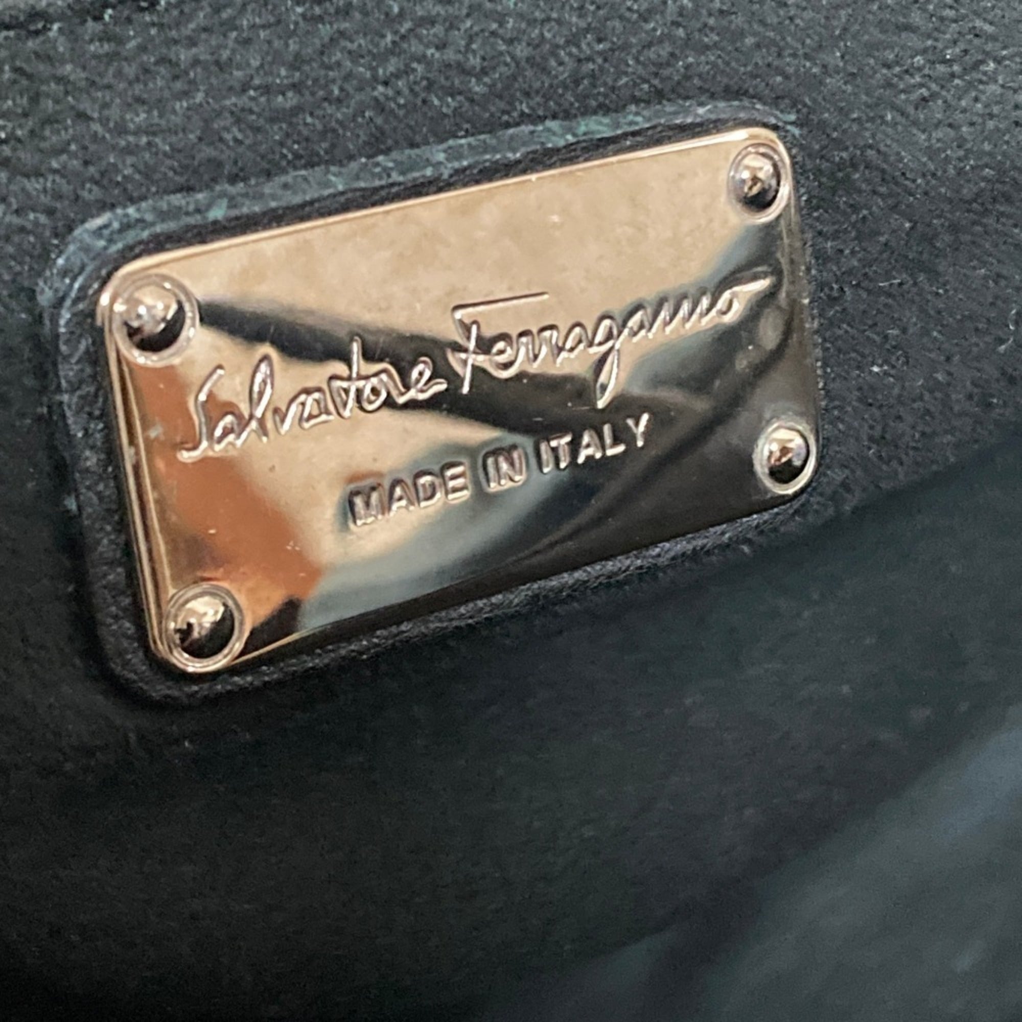 Salvatore Ferragamo Black Handbag (Pre-Owned)