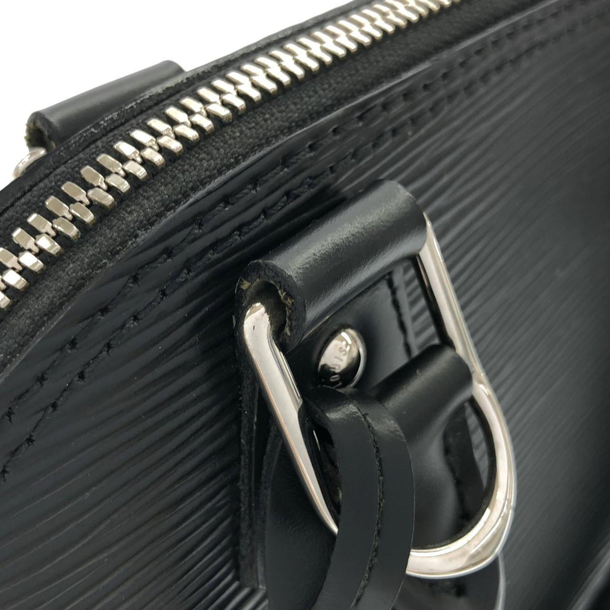 Louis Vuitton Epi Black Leather Handbag (Pre-Owned)
