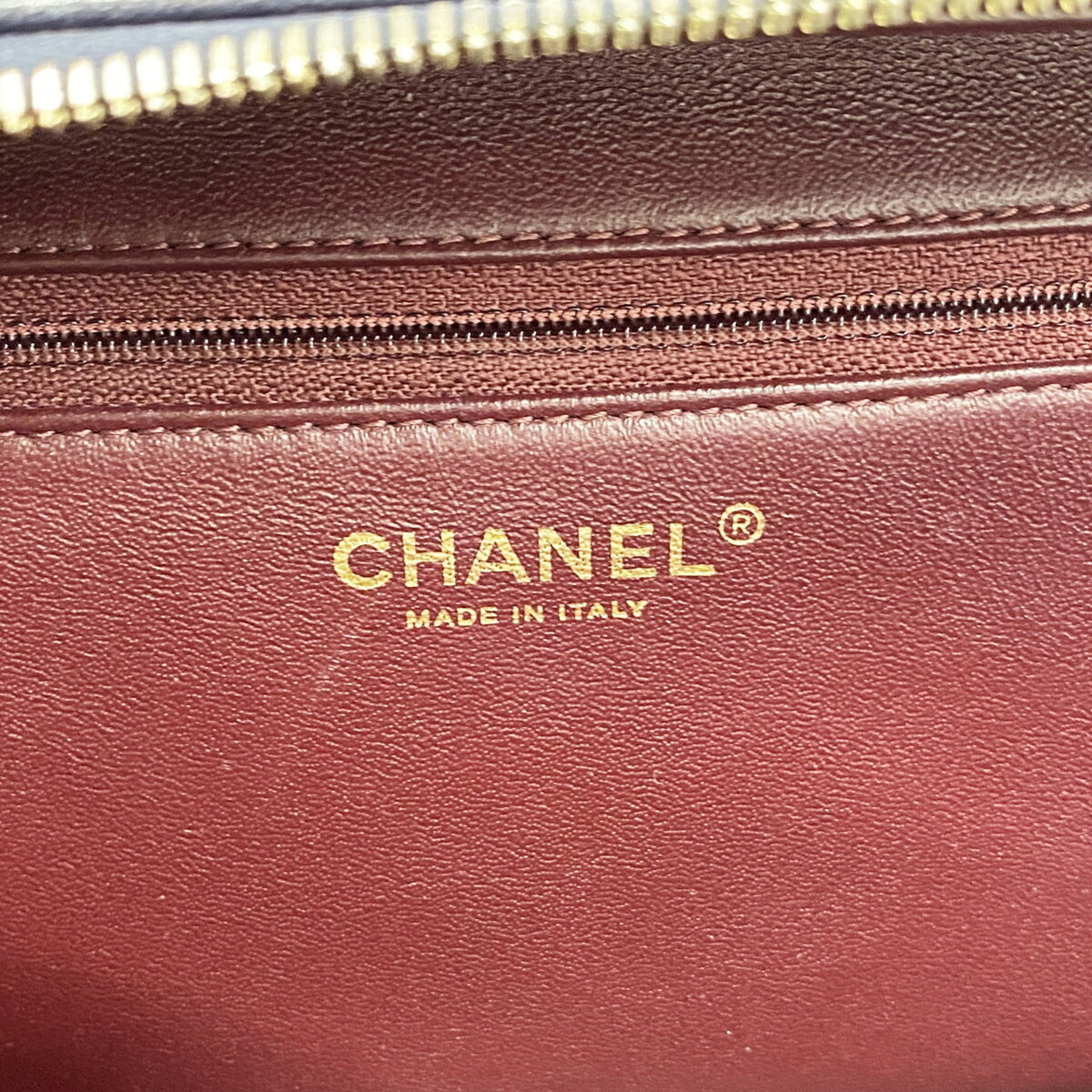 Chanel Navy Leather Handbag (Pre-Owned)