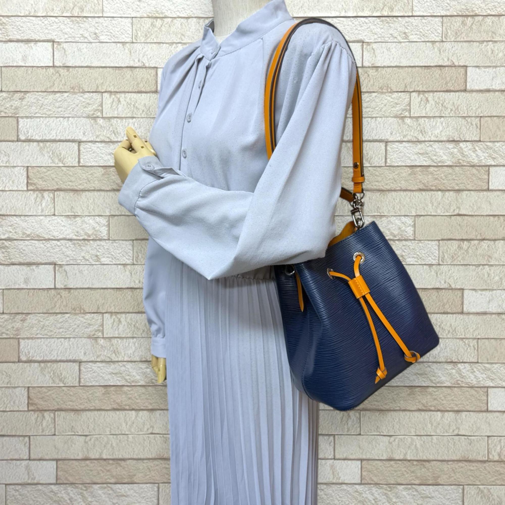 Louis Vuitton Epi Navy Orange Epi Leather Shoulder Bag (Pre-Owned)