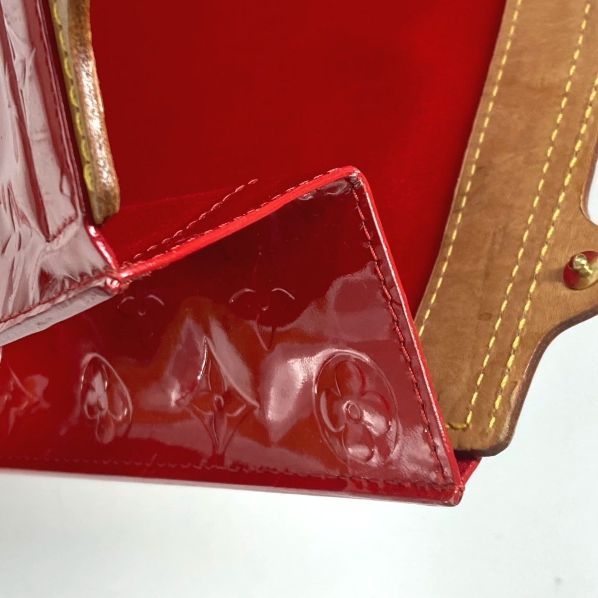 Louis Vuitton Monogram Vernis Red Color Monogram Vernis Handbag (Pre-Owned)