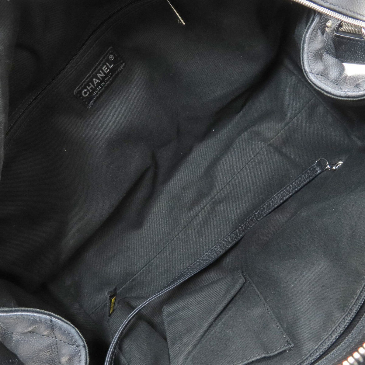 Chanel Matelasse Black Leather Tote Bag (Pre-Owned)