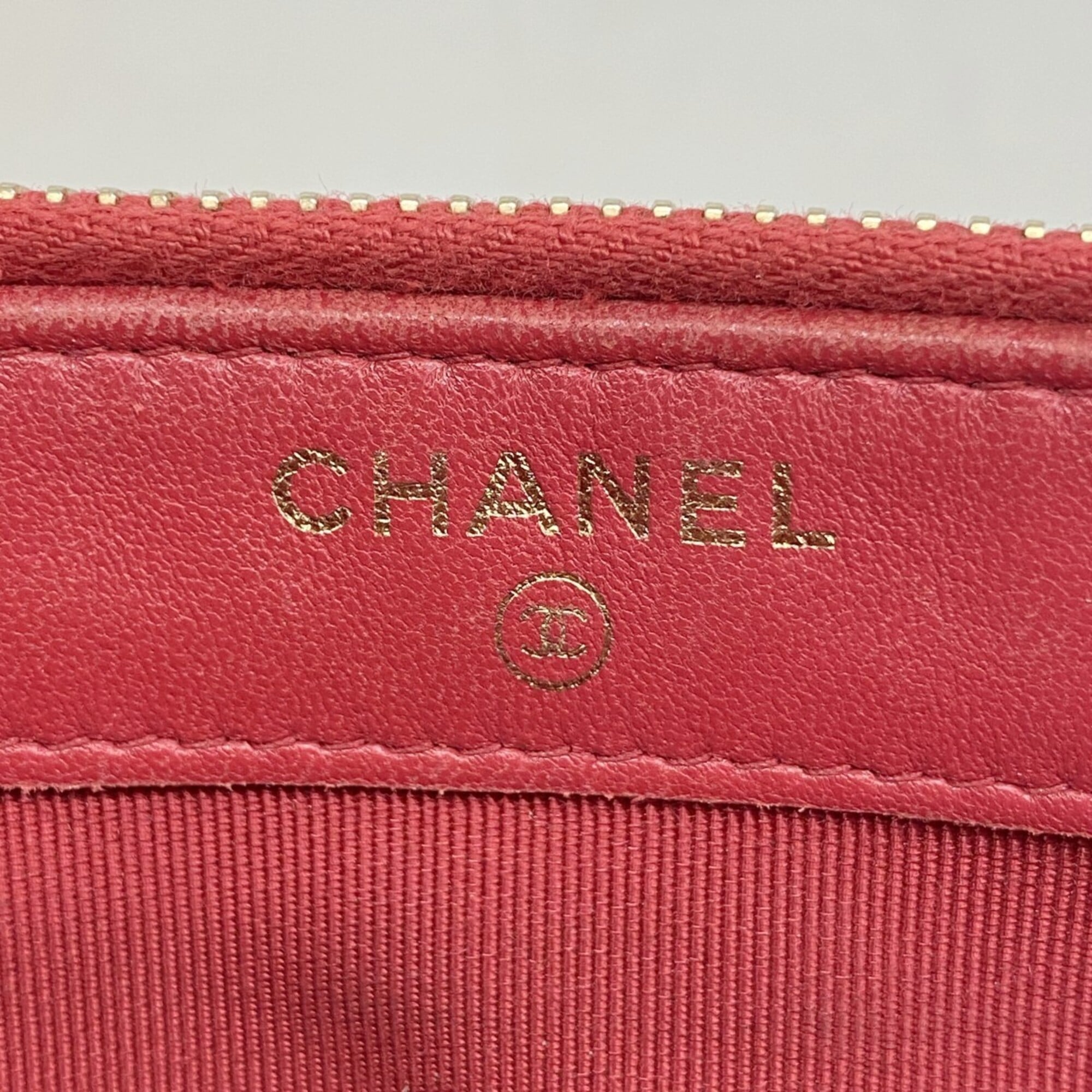 Chanel Red Color Leather Shoulder Bag (Pre-Owned)