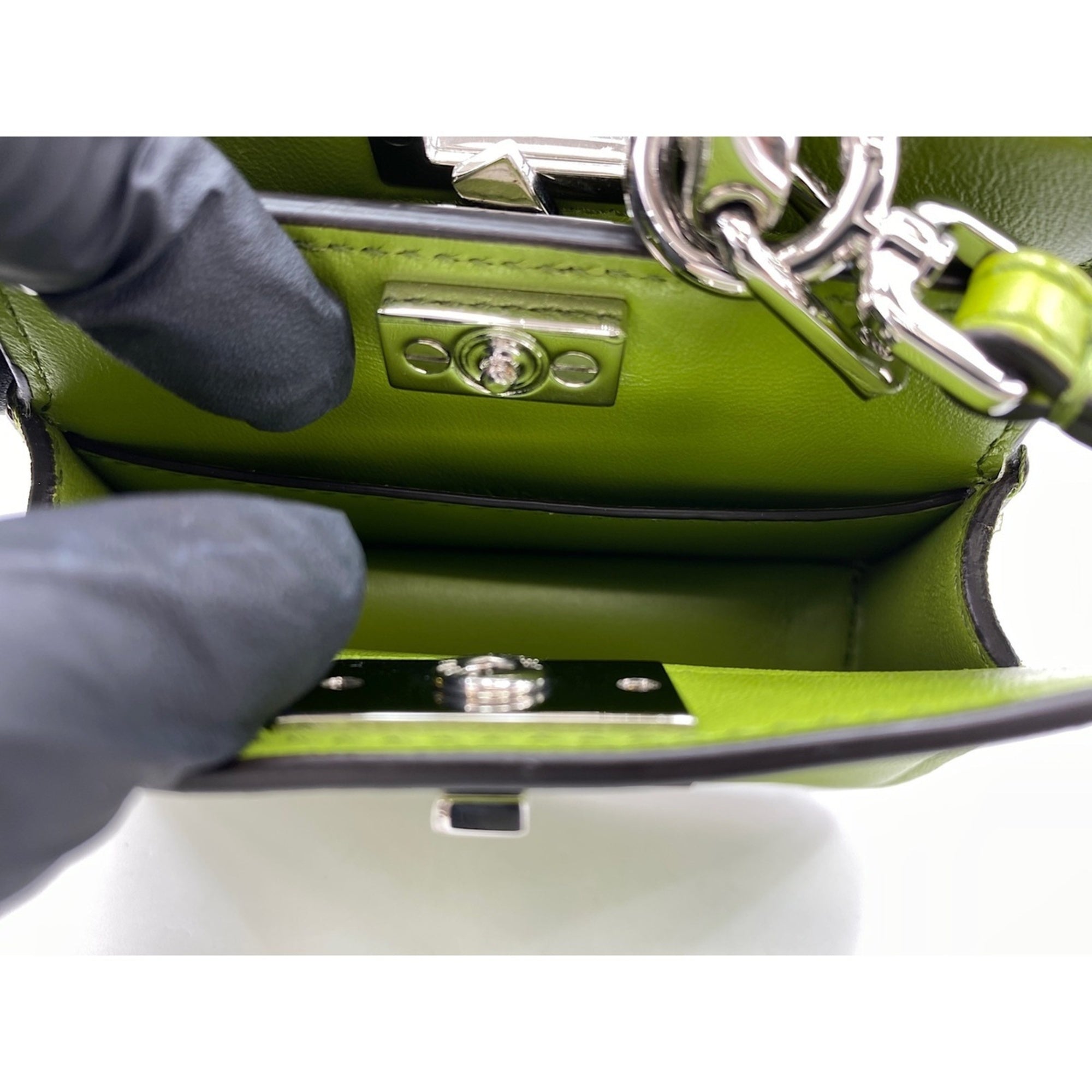 Fendi Green Shoulder Bag (Pre-Owned)