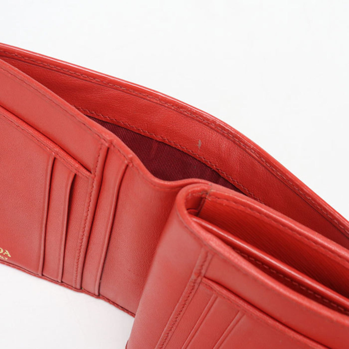 Prada Red Color Leather Wallet (Bi-Fold) (Pre-Owned)