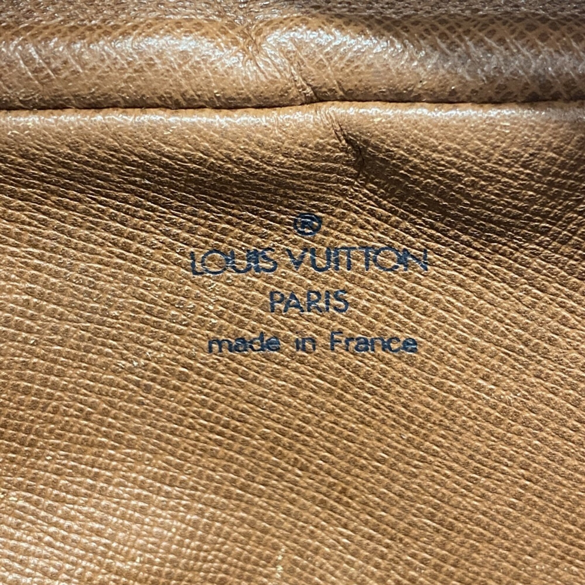 Louis Vuitton Brown Clutch Bag (Pre-Owned)