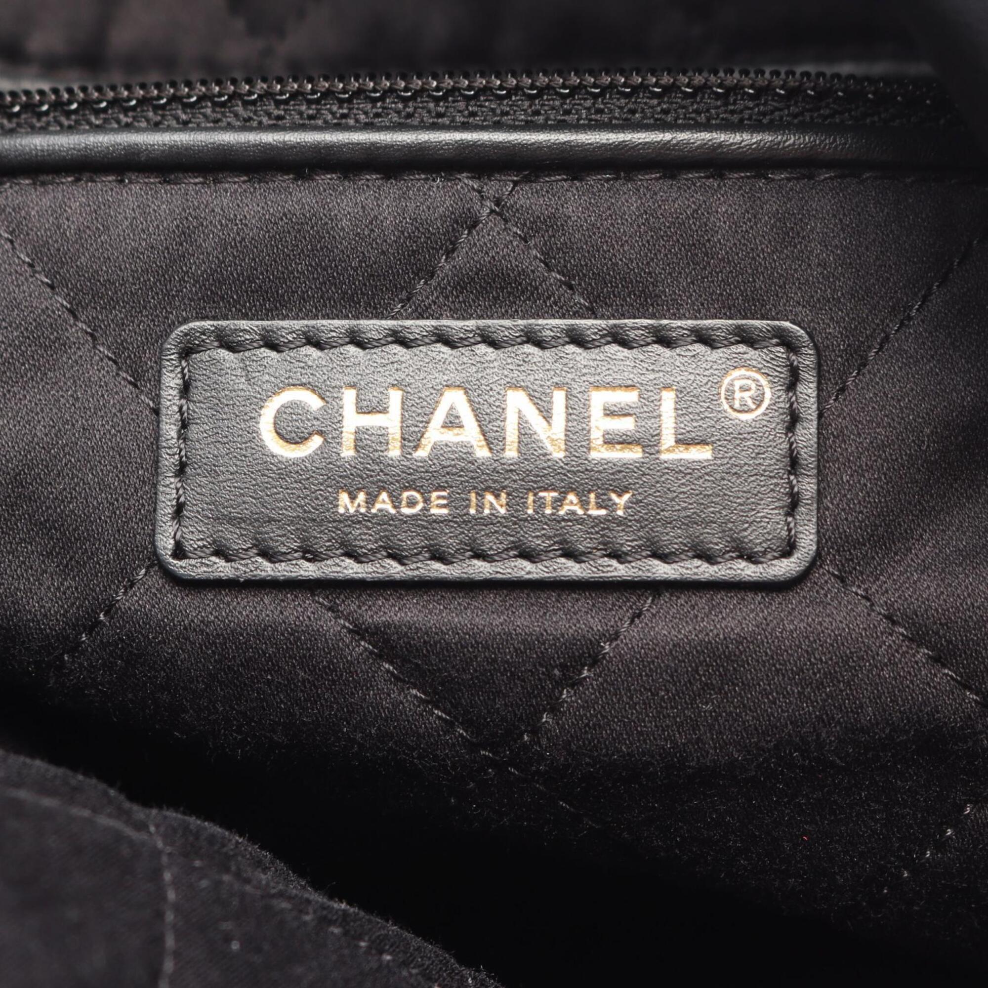 Chanel Black Leather Handbag Shoulder Bag (Pre-Owned)