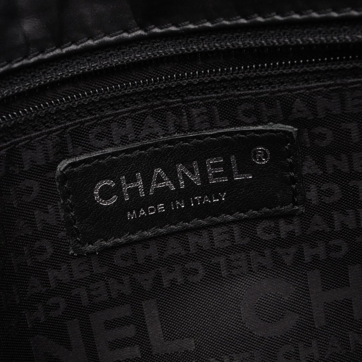Chanel Black Leather Handbag Shoulder Bag (Pre-Owned)