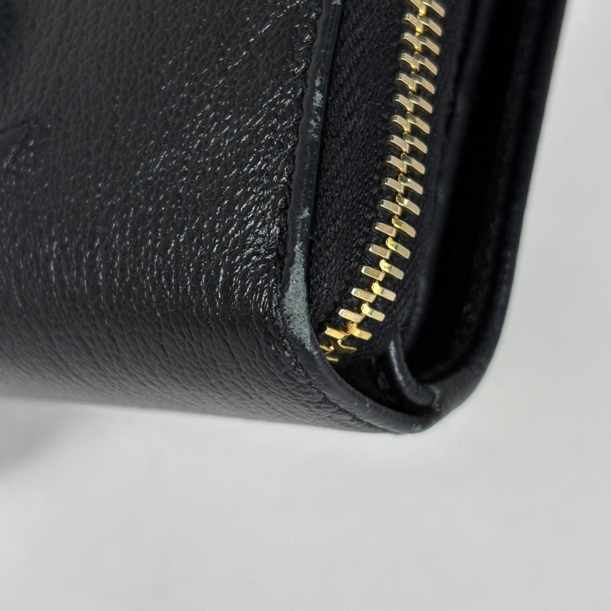 Yves Saint Laurent Black Leather Wallet (Bi-Fold) (Pre-Owned)