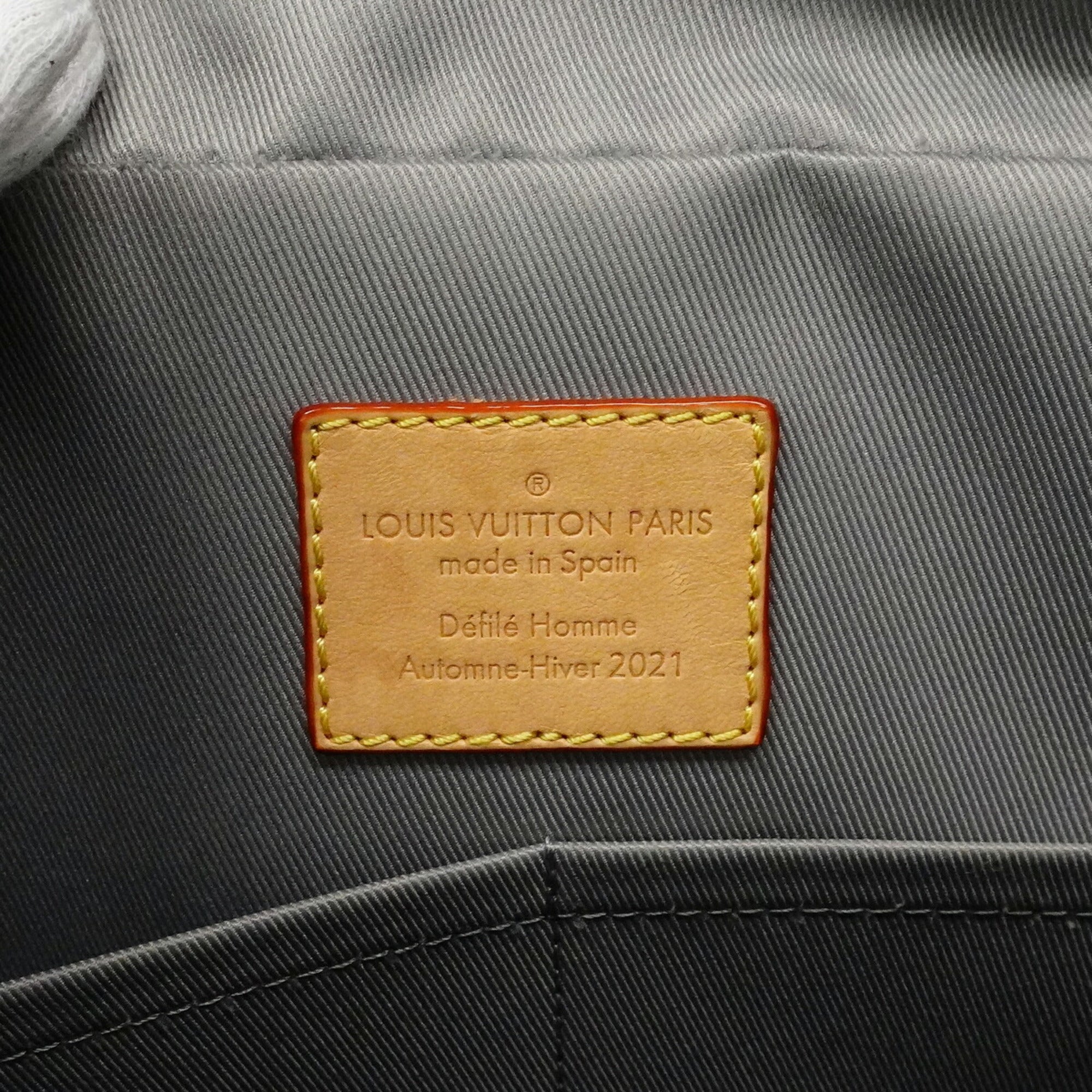 Louis Vuitton Silver Handbag (Pre-Owned)