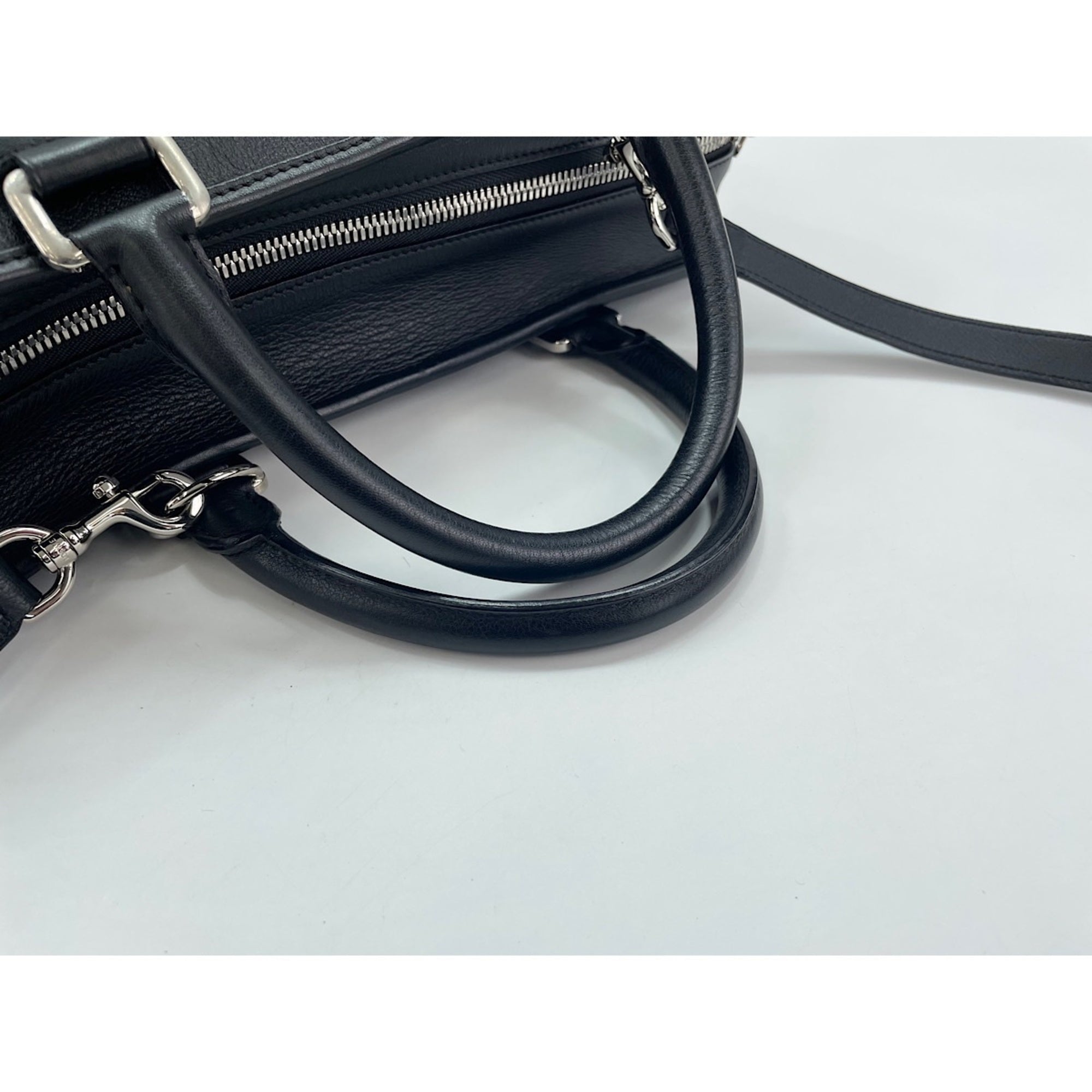 Loewe Black Handbag (Pre-Owned)