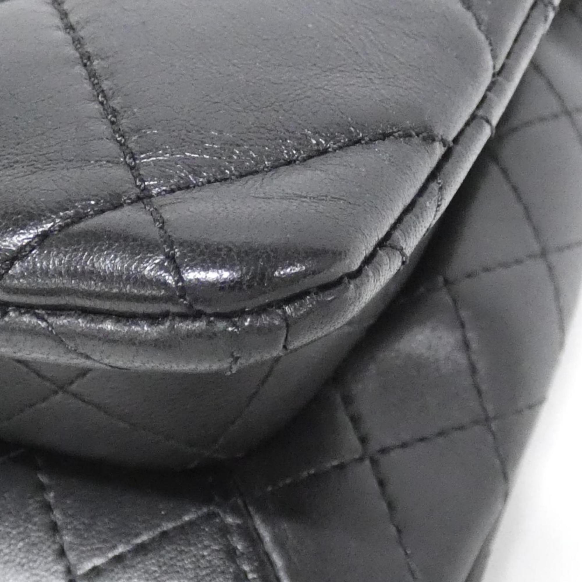 Chanel Black Leather Shoulder Bag (Pre-Owned)