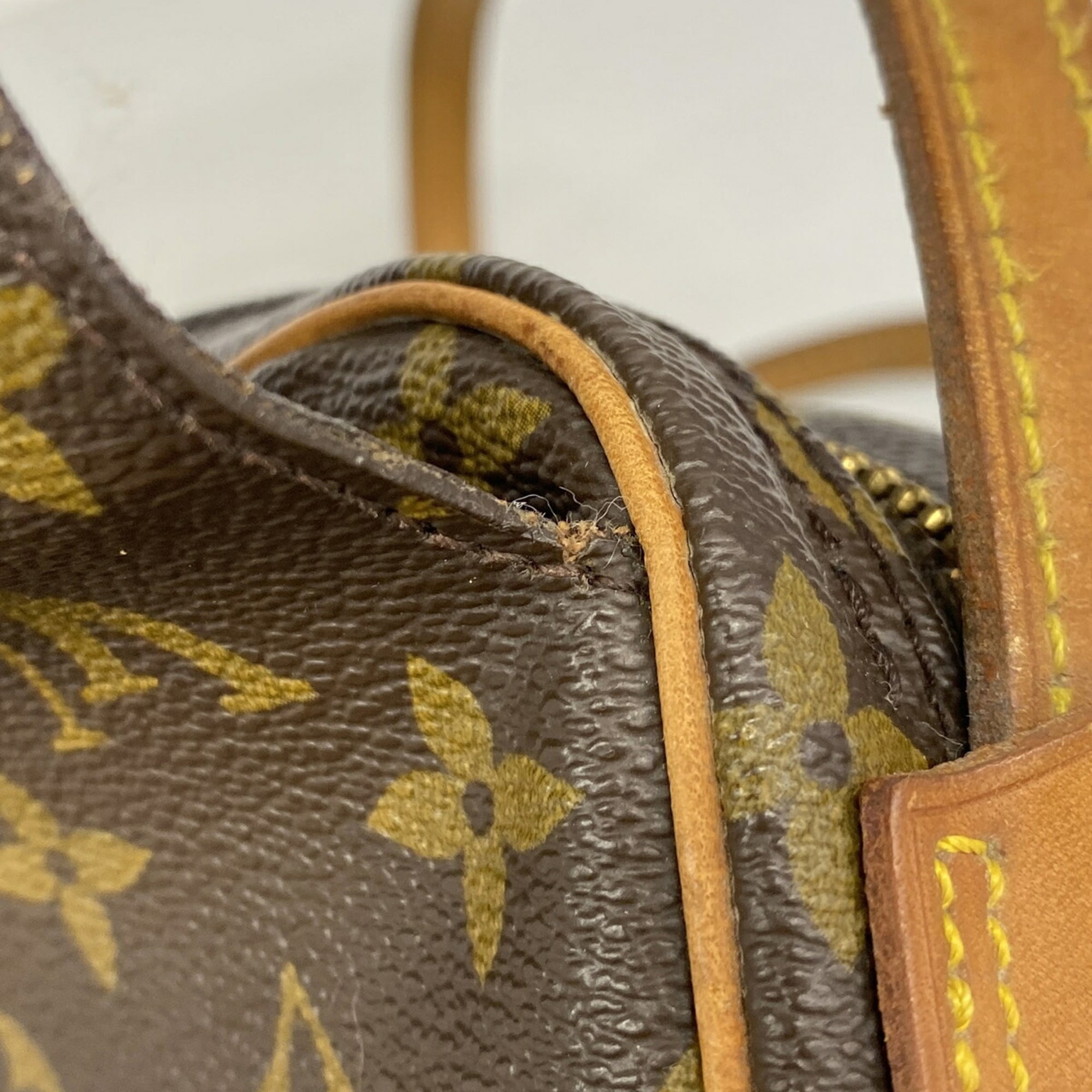Louis Vuitton Brown Shoulder Bag (Pre-Owned)