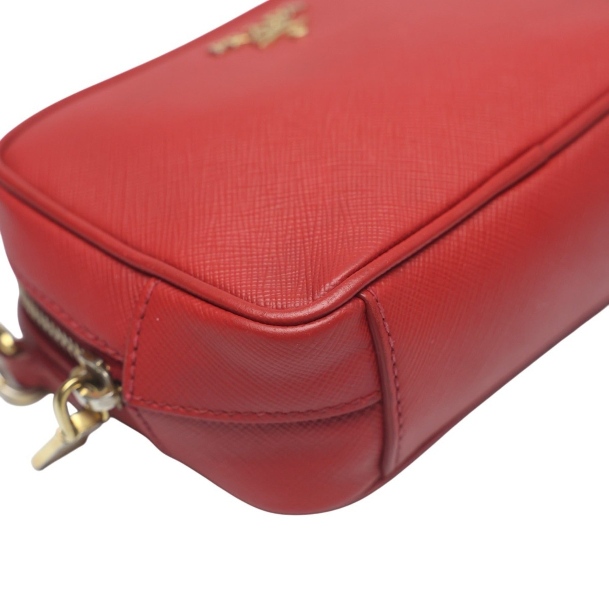 Prada Red Color Leather Shoulder Bag (Pre-Owned)
