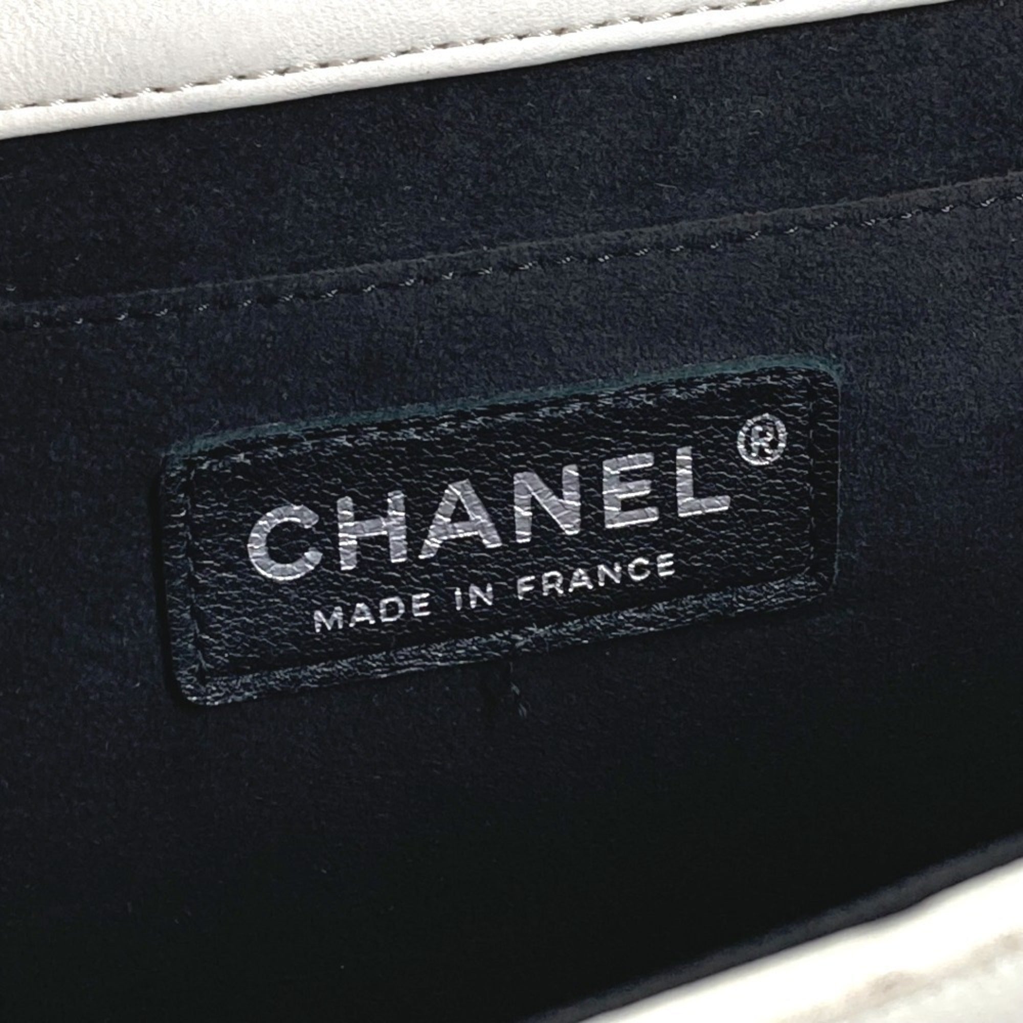 Chanel 2.55 Black White Leather Shoulder Bag (Pre-Owned)