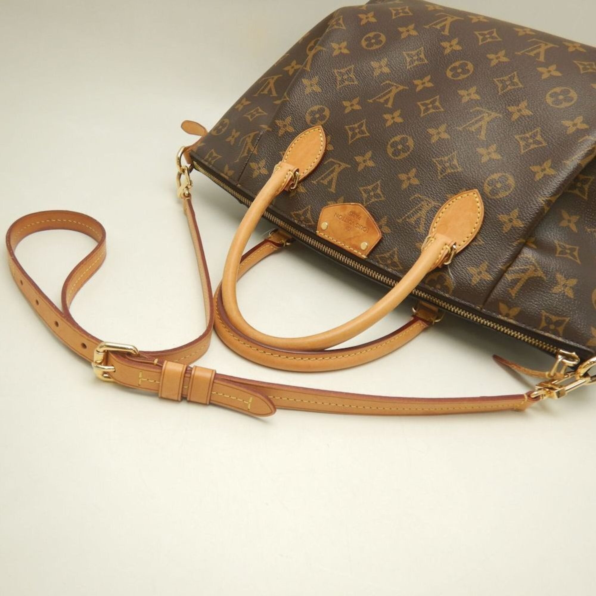 Louis Vuitton Brown Monogram Monogram Canvas Handbag (Pre-Owned)