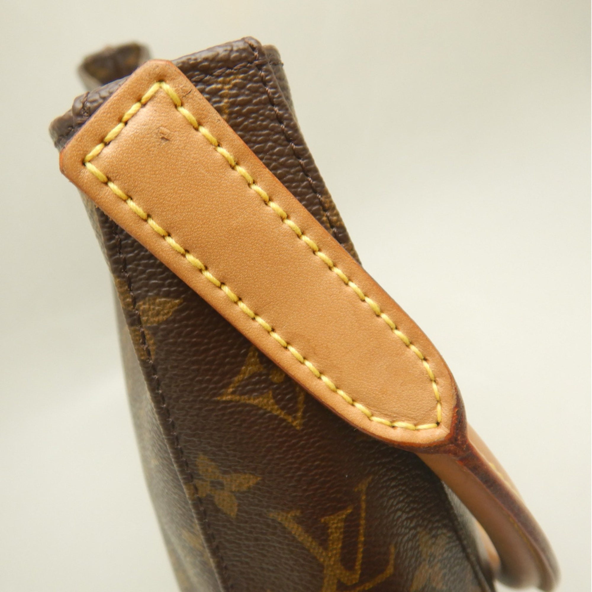 Louis Vuitton Brown Monogram Monogram Shoulder Bag (Pre-Owned)